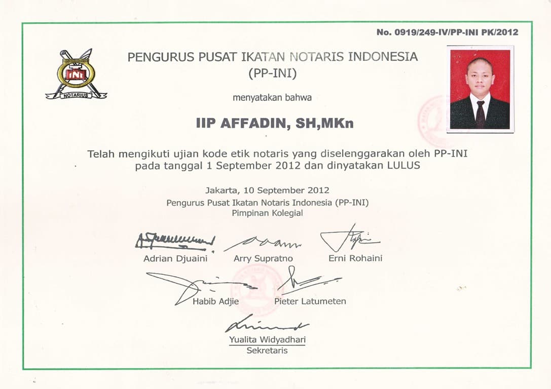 Notaris Terdaftar (Resmi)
